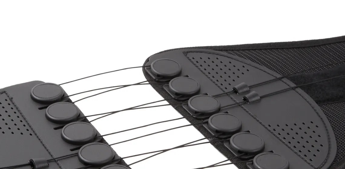 The cord and pulley system in close-up
